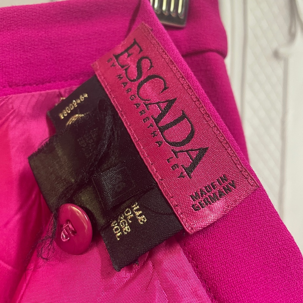 Escada Fuchsia Pencil Skirt Wool Sz 36 approx Small back ruffles Barbiecore - Picture 3 of 6
